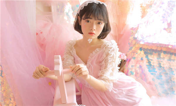 九原供卵试管代怀生子多少钱？这一直是很多不孕不育家庭关注的话题。在中国，不孕不育的发生率越来越高，根据《中国不孕不育现状调研报告》显示，育龄夫妇的不孕不育率从20年前的3%增长至现在的12.5%-18.2%，患者人数高达6000万以上。在这样的背景下，许多家庭通过供卵试管来实现自己的生育梦想。那么，供卵试管代怀生子的费用到底是多少呢？